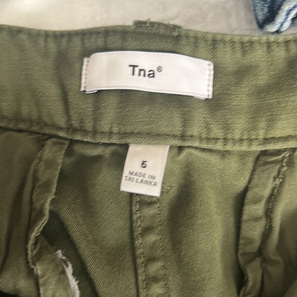 Aritzia TNA Cargo Pants 🤎 - Picture 2 of 3